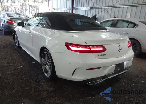 2018 Mercedes-Benz E 400 z USA, uszkodzony, nr VIN WDD1K6FB2JF027893